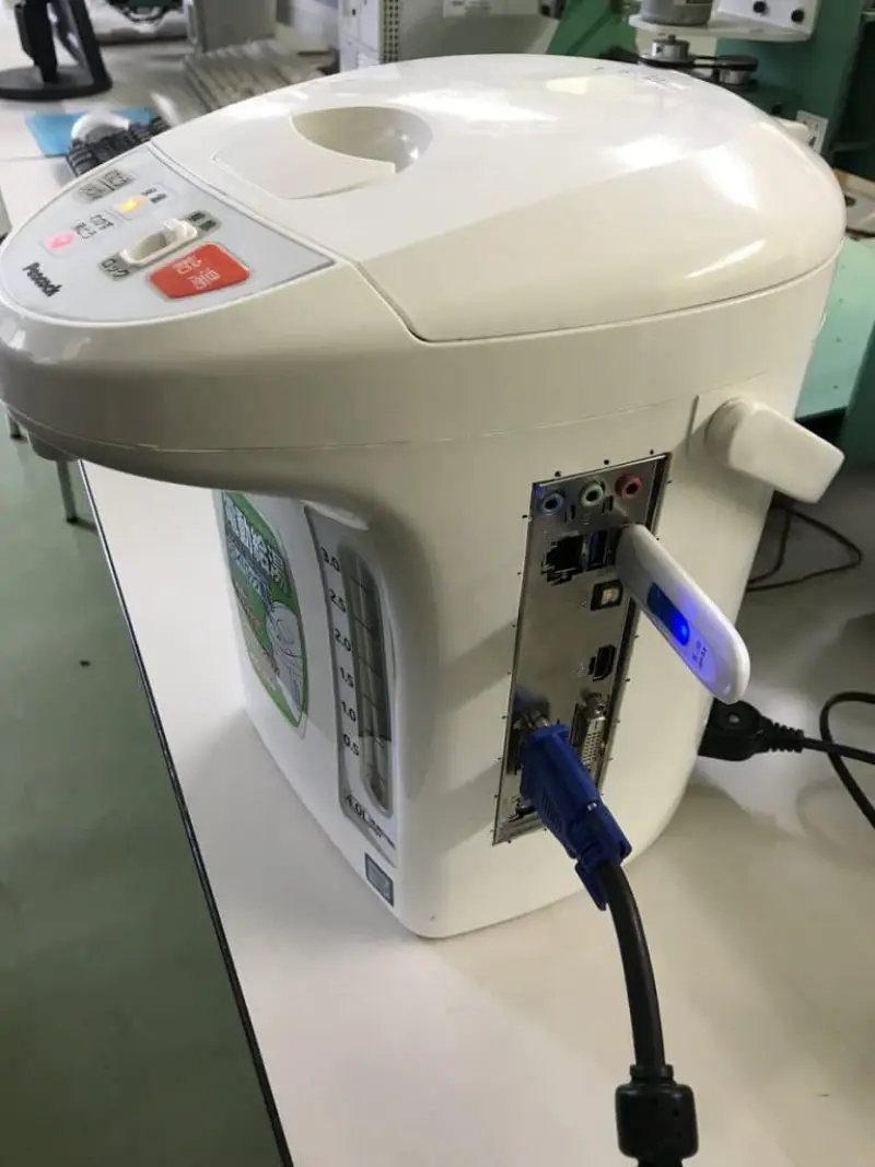 สุดเจ๋ง เคสคอมพิวเตอร์ DIY ทำจากกระติกน้ำร้อน - ภาพประกอบ 3