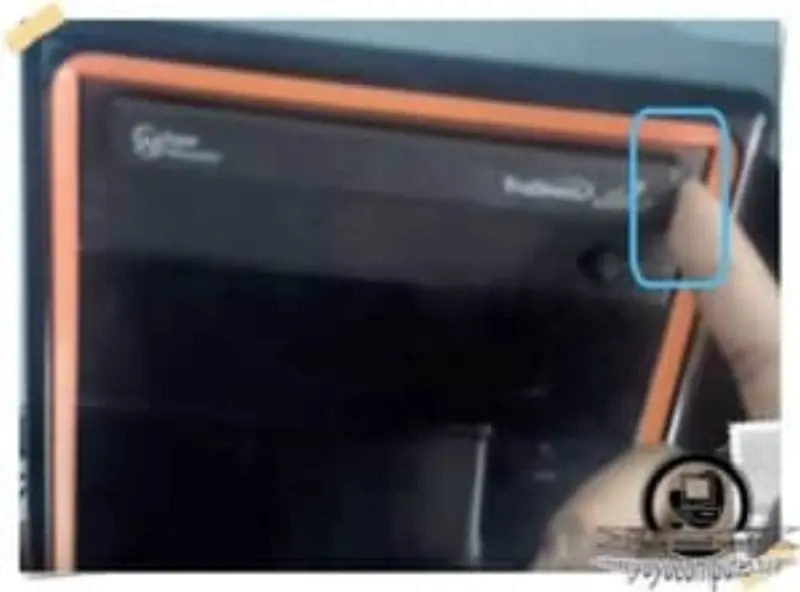 ถาดซีดีเลื่อนออกมาสำเร็จแล้ว