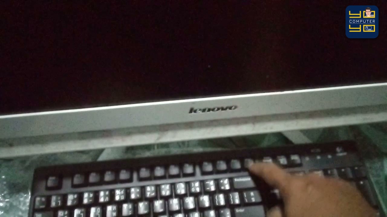 เครื่อง Lenovo ส่วนใหญ่ กด F1 เข้า BIOS และกด F12 เรียกเมนูเลือกอุปกรณ์บูต ให้กดรัว ๆ ตั้งแต่กดเปิดเครื่องค่ะ