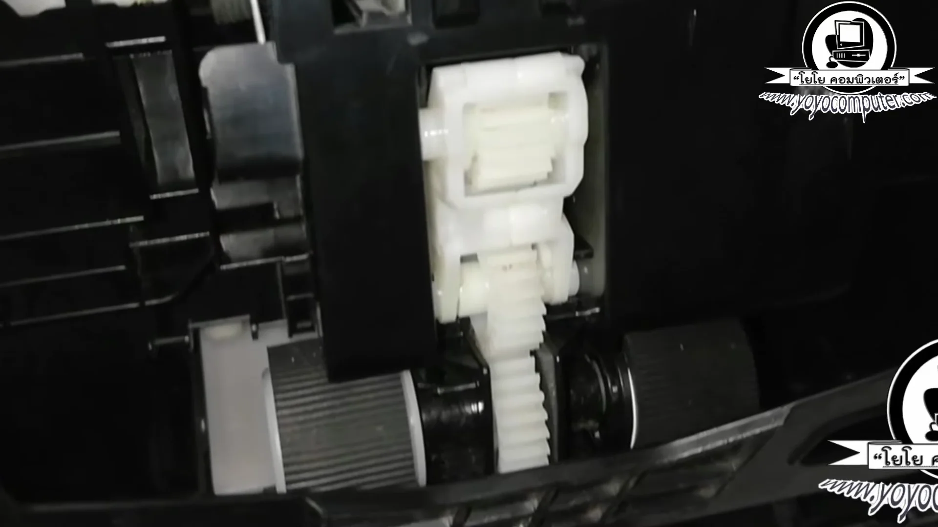 เราก็ต้องทำการไขน๊อตออกมาเกาะน ค่ะเพื่อเราจะทำงานได้สะดวกนะครับไม่เช่น นั้นอ่...