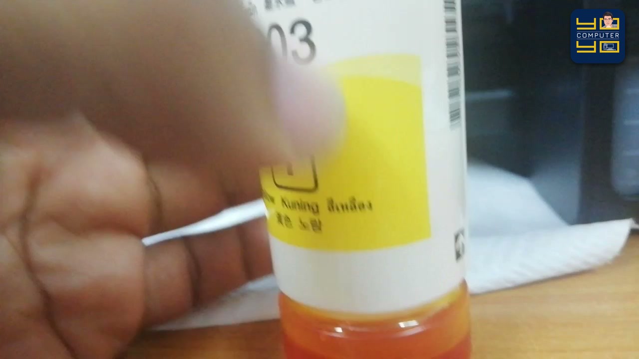 ก่อนเติมหมึก ให้ตรวจสอบรหัสขวดหมึกให้ตรงรุ่นเครื่องเสมอ เช่น รุ่นแท็งก์อยู่ด้านหน้าอย่าง Epson L3110 หรือ L3…