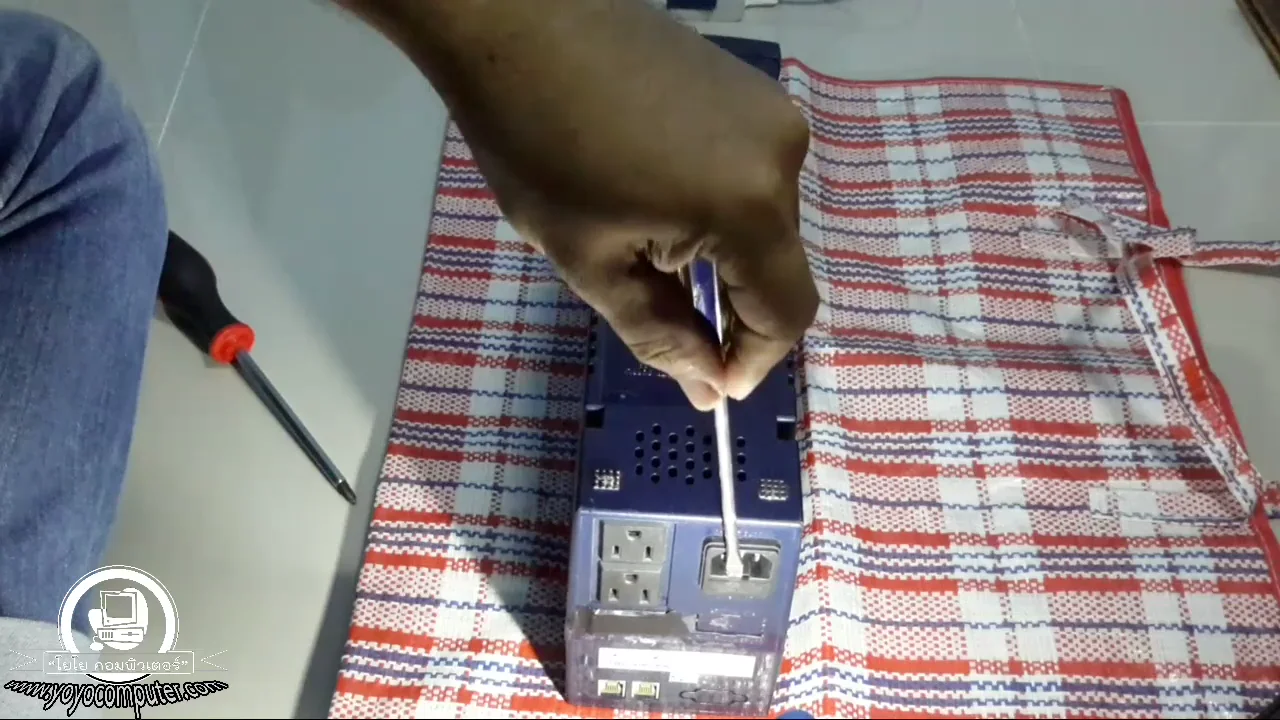 ภาพจากวิดีโอสอนแก้ปัญหา ups buying guide and troubleshooting